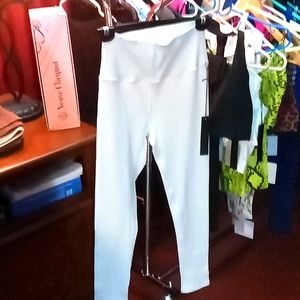 Carbon38 Ribbed Regular Rise 7/8 Legging-White
